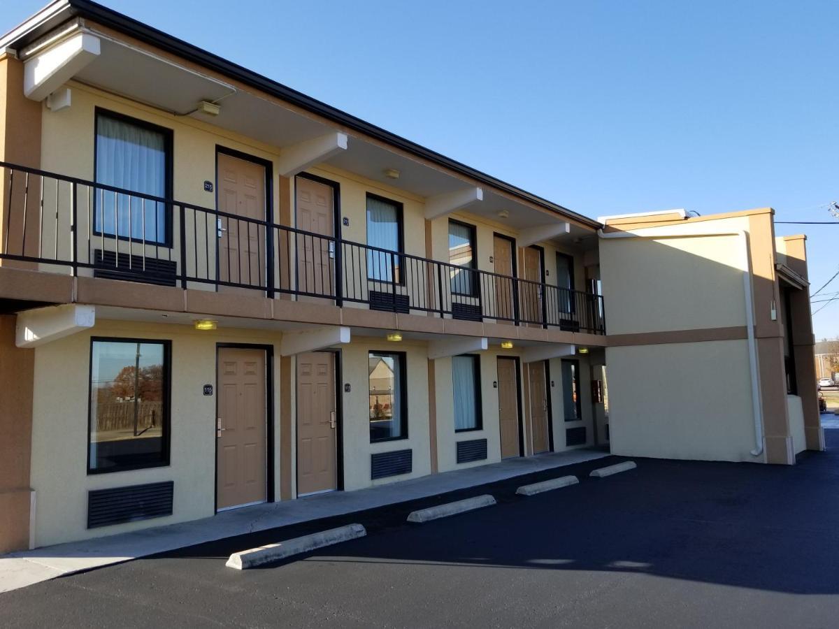 Drakes Creek Inn - Formerly The Relax Inn Hendersonville Exterior photo